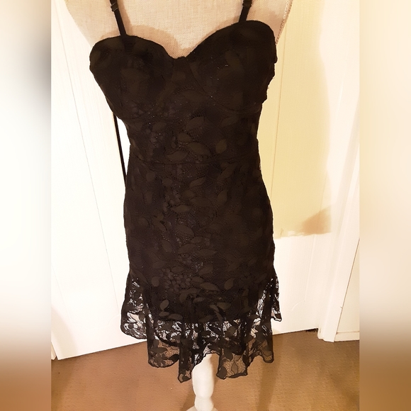 Womens CIGNAL brand black lace cocktail dress - Picture 1 of 10